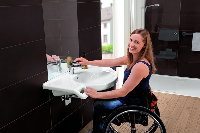 Villeroy&Boch O.Novo Vita umywalka dla osób niepełnosprawnych 80x55 cm biała weiss alpin ceramicplus 412081R1