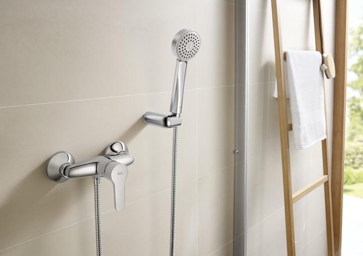 Roca Arola bateria prysznicowa ścienna z zestaem natryskowym chrom A5A206AC0K