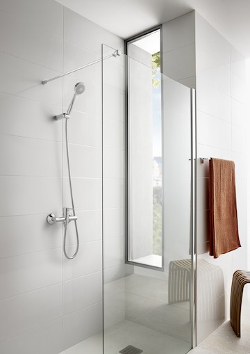 Roca Carelia bateria prysznicowa ścienna z zestawem natryskowym chrom A5A208AC0K