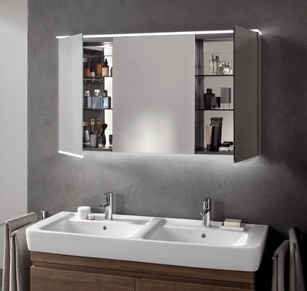 Geberit Option Plus szafka wisząca z lustrem i z oświetleniem troje drzwi 120x17,2 cm 500.592.00.1