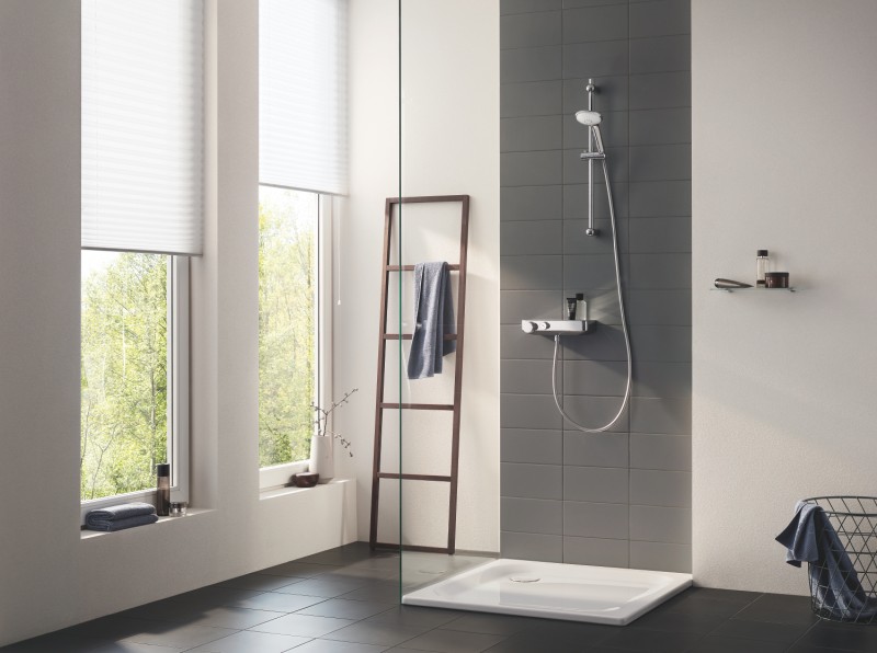 Grohe Grohtherm Smartcontrol zestaw prysznicowy z drążkiem z baterią termostatyczną z półka chrom 34721000