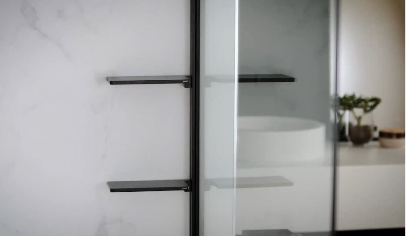 Huppe Select+ Black Edition ścianka WALK-IN z listwą przyścienną Hüppe Select+ i Tablet 140 cm czarny przeźroczyste 8 mm Anti-Plaque SL0306123322