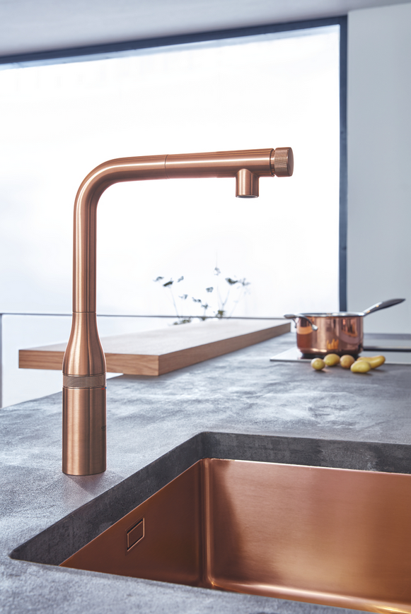 Grohe Essence SmartControl bateria kuchenna zlewozmywakowa z wyciąganą wylewką złoty szczotkowany brushed warm sunset 31615DL0