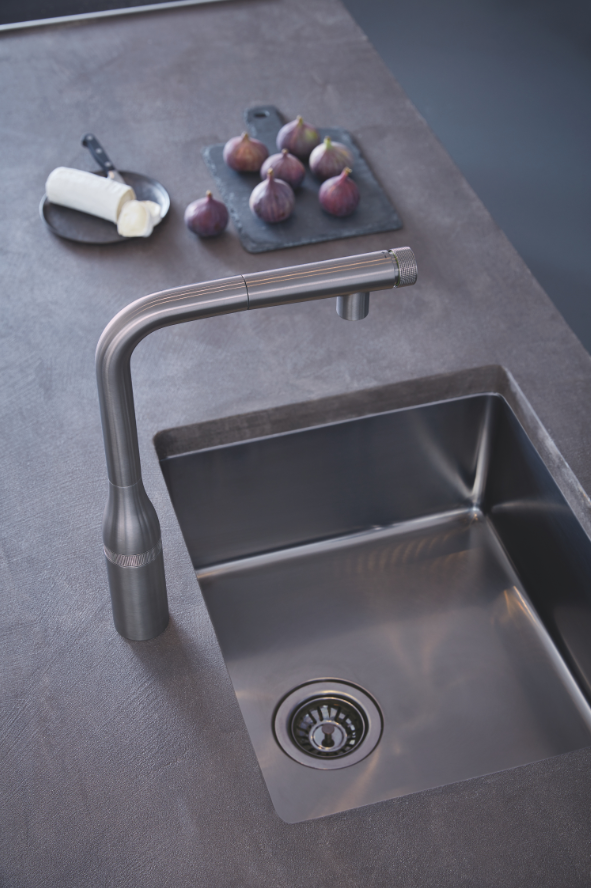 Grohe Essence SmartControl bateria kuchenna zlewozmywakowa z wyciąganą wylewką grafit szczotkowany brushed hard graphite 31615AL0