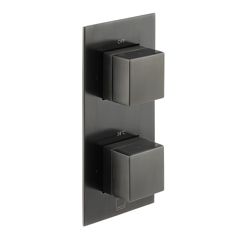 Vado Tablet kompletny zestaw termostatyczny prysznicowy podtynkowy z deszczownicą 30x30 i drążkiem czarny szczotkowany IND-SS-TAB4-BLK
