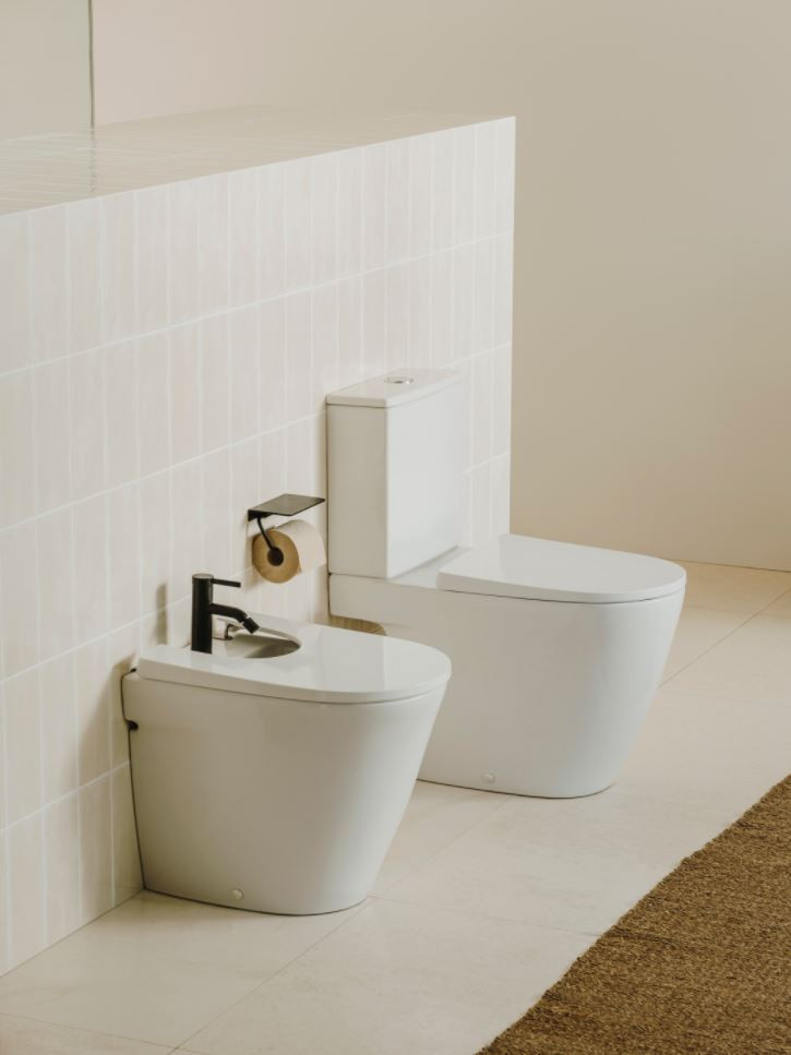 Roca Ona Rimless bidet stojący przyścienny 53x36 cm biały Supraglaze A357687S00