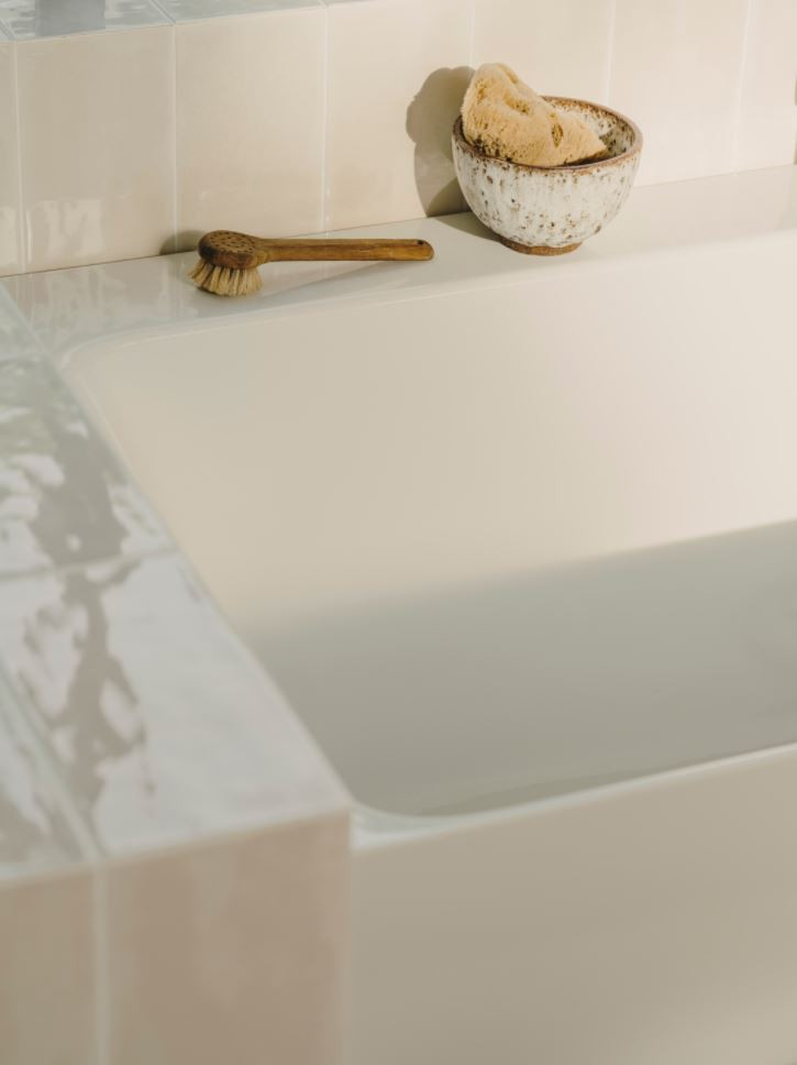 Roca Ona wanna wolnostojąca przyścienna lewa 160x70 kompozyt Stonex biały A248629000