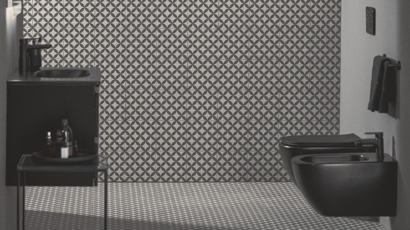 Ideal Standard Tesi muszla wisząca Aquablade + deska wolnoopadajaca thin czarny T0079V3 + T3527V3