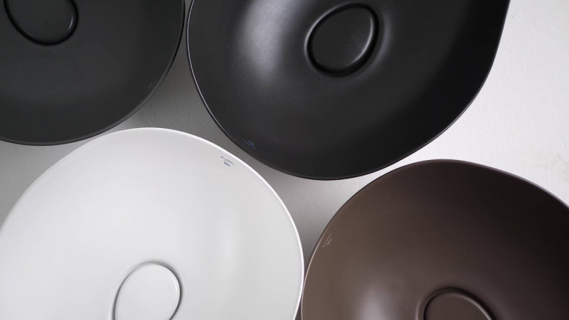 Roca Ohtake umywalka stawiana na blat asymetryczna 54x37,5 perłowy A327A13630