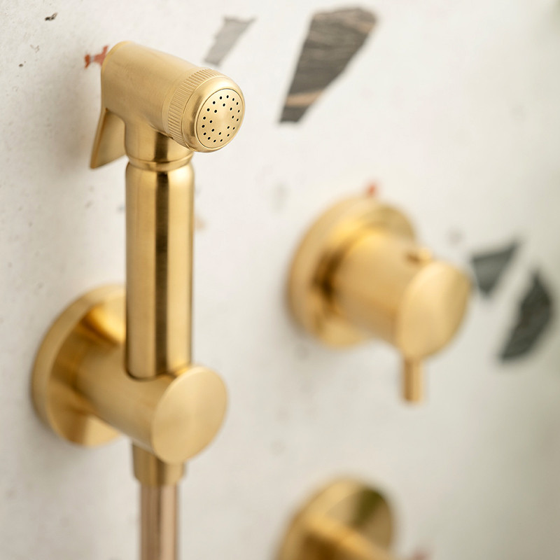 Vado Individual bidetta z zaworem termostatycznym złoty szczotkowany IND-SHATTAF/163-BRG