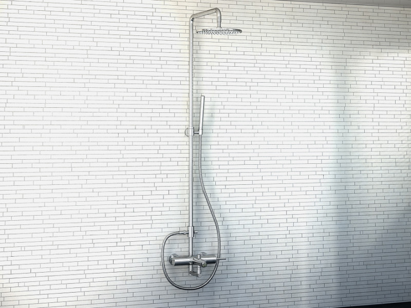 Kohlman Maxima zestaw prysznicowy z deszczownicą i wylewką chrom QW277M