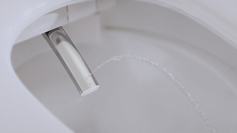 Villeroy&Boch Tivo muszla wisząca z funkcją bidetu biały Weiss Alpin V22EM101