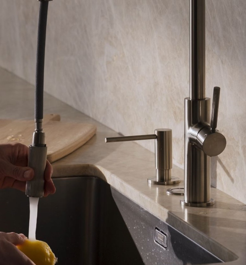 Omnires Switch bateria kuchenna z wyciąganą wylewką z zestawem filtrującym miedź antyczna szczotkowana SW9059-FD1ORB